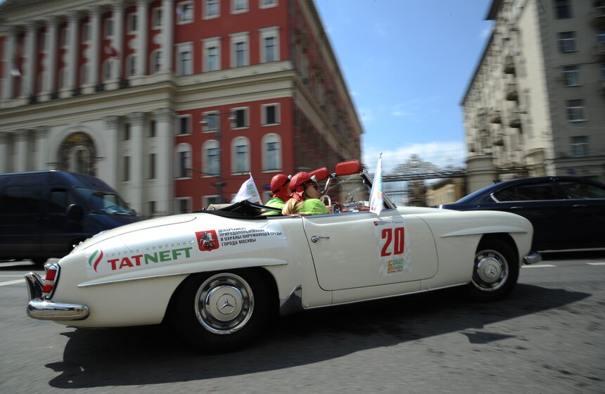 Экологический автопробег: из прошлого в будущее на электромобиле 24 фото