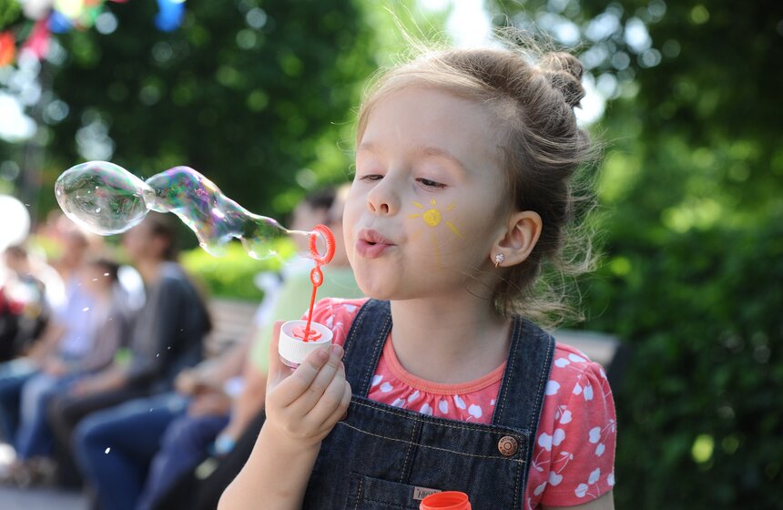 Цветы жизни: детский праздник на Цветном бульваре 13 фото