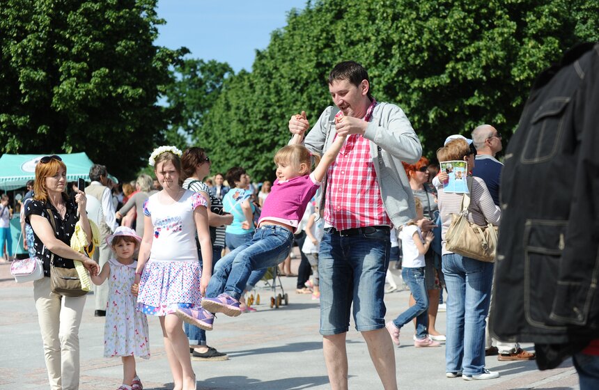 Цветы жизни: детский праздник на Цветном бульваре 22 фото