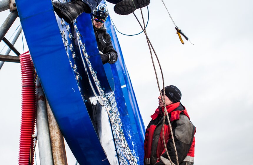 Демонтаж рекламы с крыши Российской государственной библиотеки 13 фото