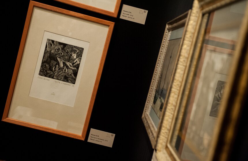 В галерее "Лорие" открылась выставка "Две столицы" 16 фото