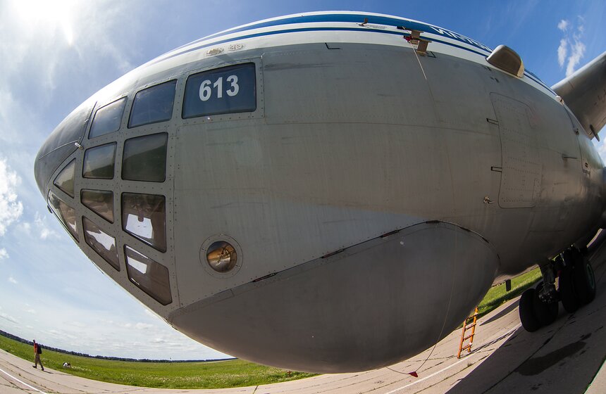 Самолеты Ту-22М3 и Ил-76 приняли участие в конкурсе "Авиадартс" 7 фото