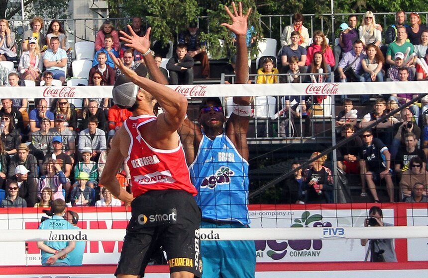 В Москве прошел этап Мирового тура FIVB по пляжному волейболу 17 фото
