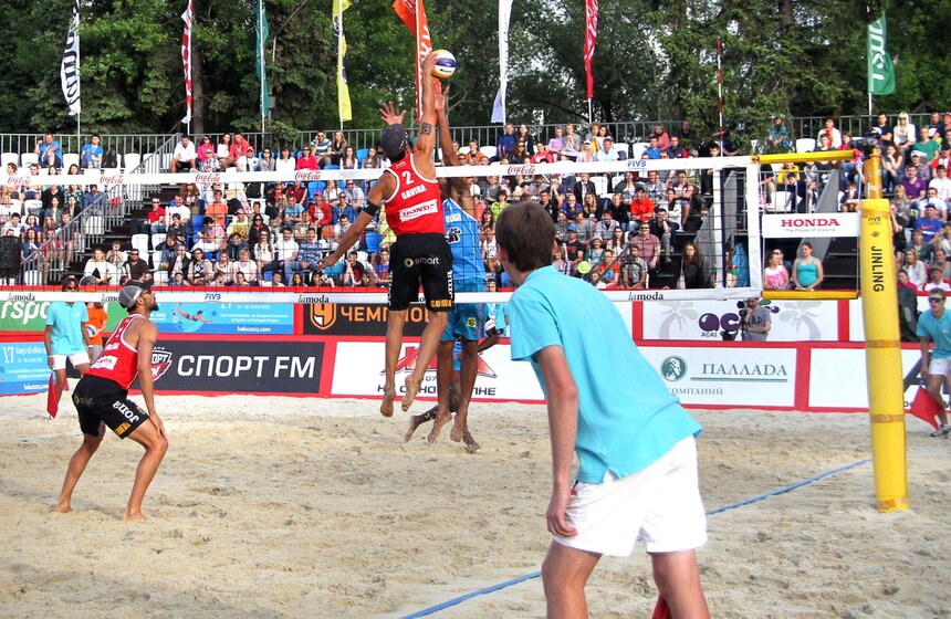 В Москве прошел этап Мирового тура FIVB по пляжному волейболу 15 фото