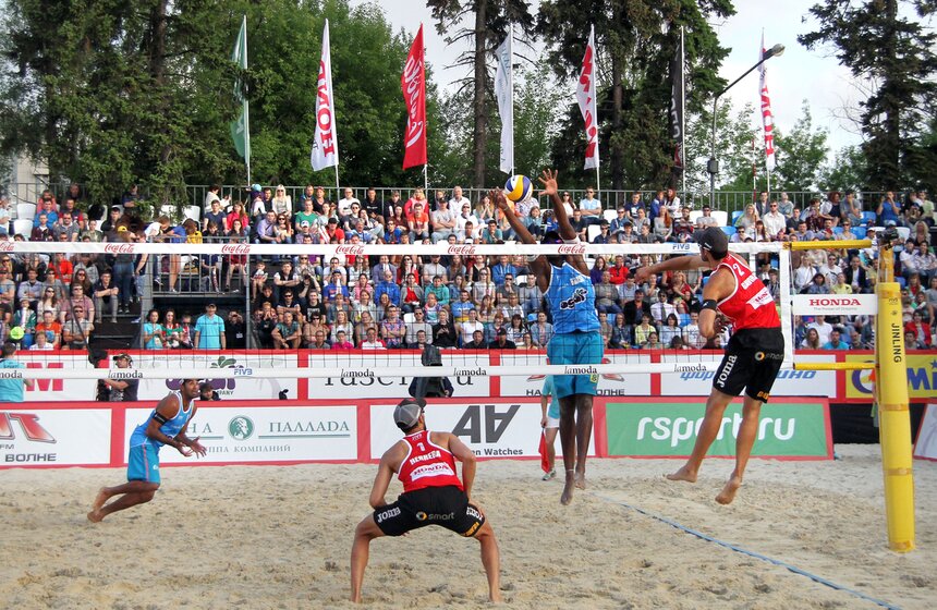 В Москве прошел этап Мирового тура FIVB по пляжному волейболу 20 фото