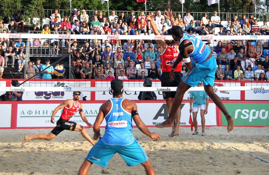 В Москве прошел этап Мирового тура FIVB по пляжному волейболу 19 фото