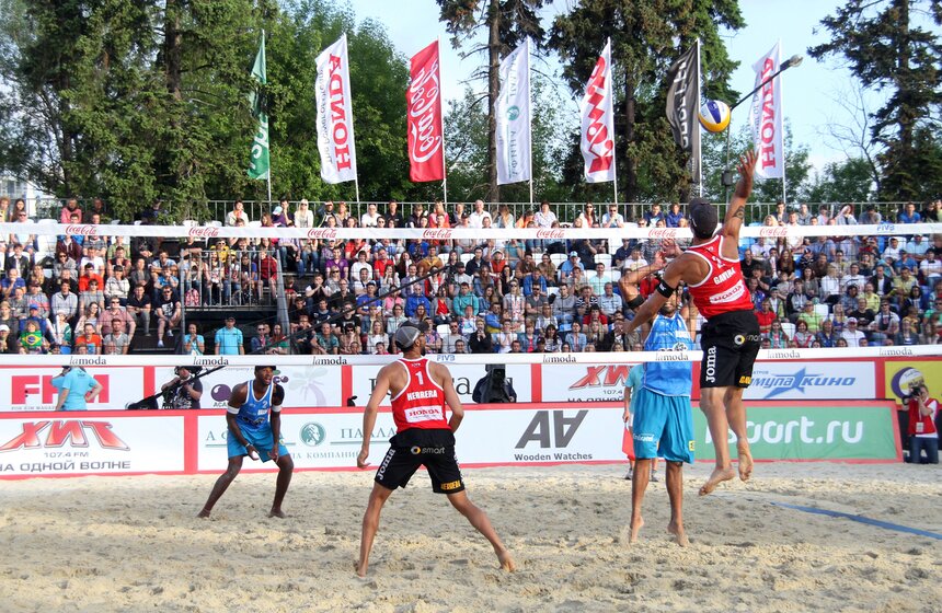В Москве прошел этап Мирового тура FIVB по пляжному волейболу 24 фото
