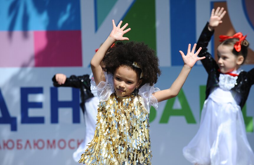 Цветы жизни: детский праздник на Цветном бульваре 7 фото