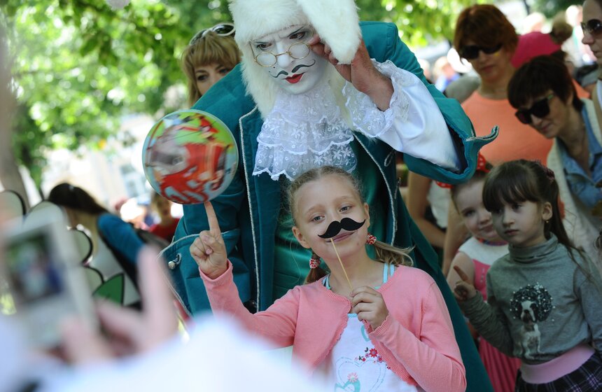 Цветы жизни: детский праздник на Цветном бульваре 5 фото