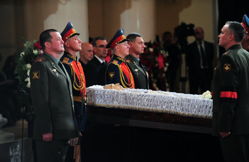 В Москве проходит церемония прощания с Евгением Примаковым 9 фото