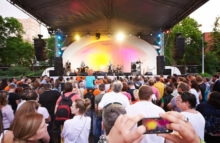 Группа "Чайф" выступила в саду "Эрмитаж" 16 фото