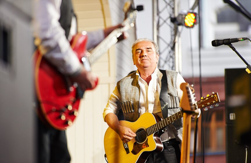 Группа "Чайф" выступила в саду "Эрмитаж" 15 фото