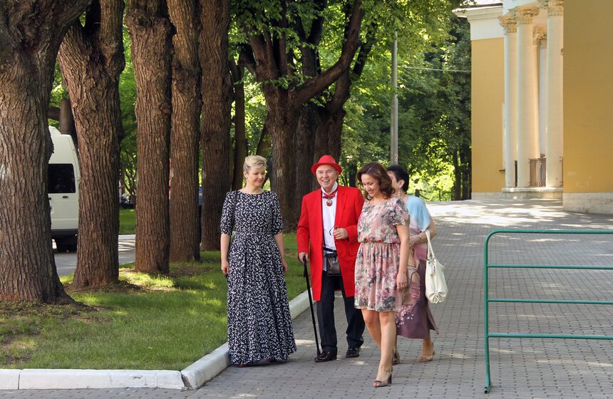 Выставка свадебных платьев Вячеслава Зайцева в усадьбе Люблино 1 фото