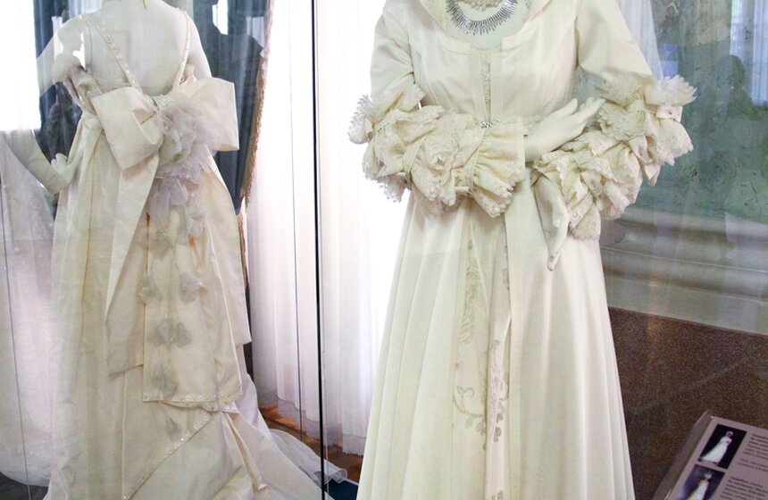 Выставка свадебных платьев Вячеслава Зайцева в усадьбе Люблино 4 фото