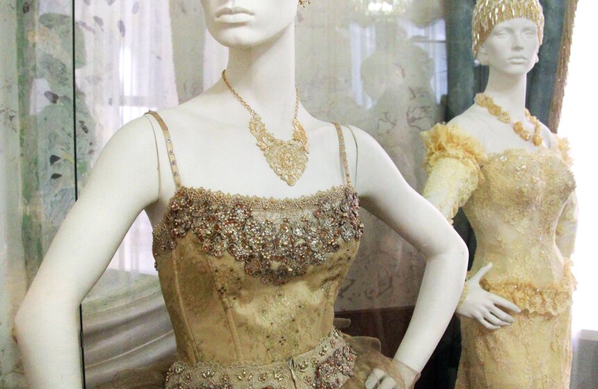 Выставка свадебных платьев Вячеслава Зайцева в усадьбе Люблино 7 фото