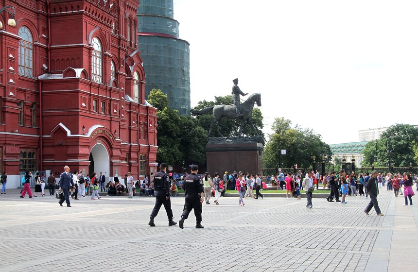 Как в Москве работает туристическая полиция 9 фото