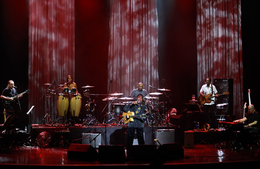 Концерт George Benson в "Крокус Сити Холле" 4 фото