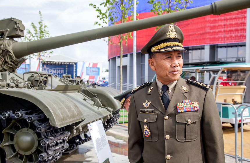 В Подмосковье открылся военно-технический форум "Армия-2015" 8 фото