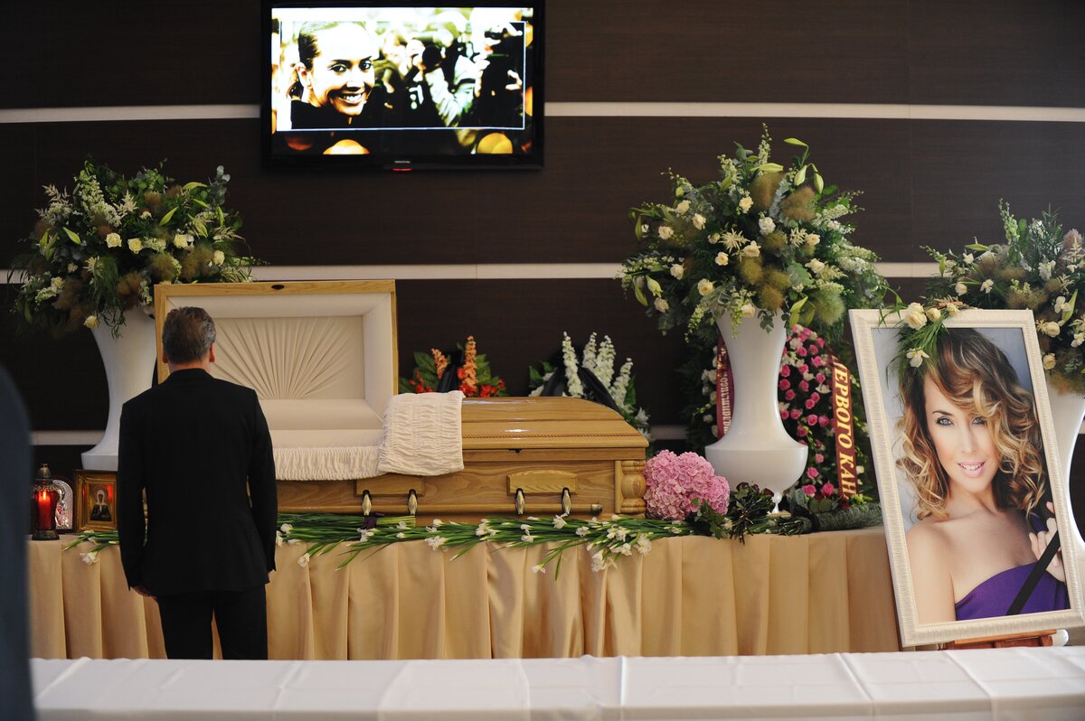 Похороны погибших в крокус сити видео. Похороны Фриске. Прощание с Жанной Фриске в Крокус Сити.