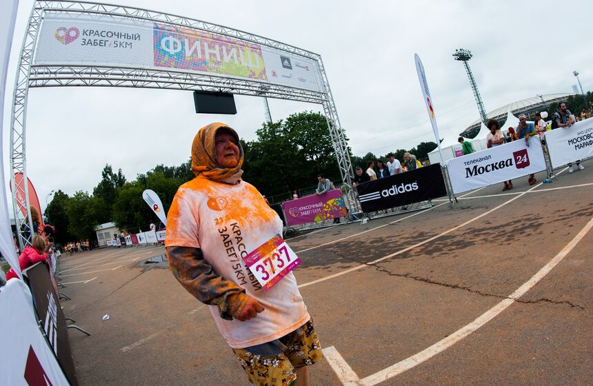 В Москве состоялся "Красочный забег" 24 фото