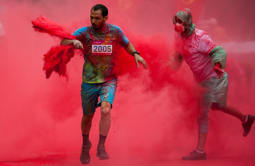 В Москве состоялся "Красочный забег" 10 фото