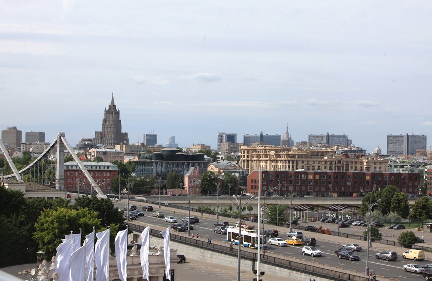 Глуховский, Пьеха и Мерзликин в летней студии "Москвы 24" 5 фото