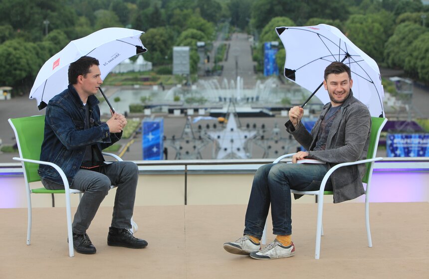 Глуховский, Пьеха и Мерзликин в летней студии "Москвы 24" 12 фото