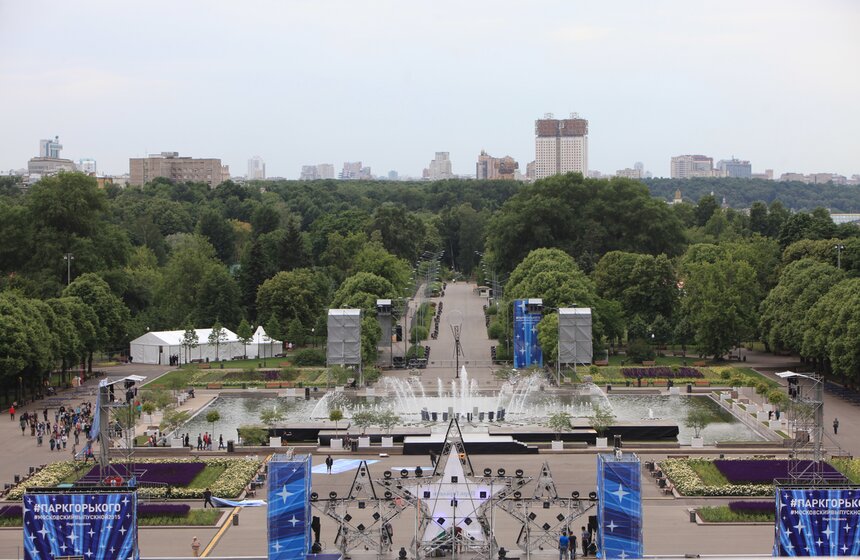 Глуховский, Пьеха и Мерзликин в летней студии "Москвы 24" 15 фото