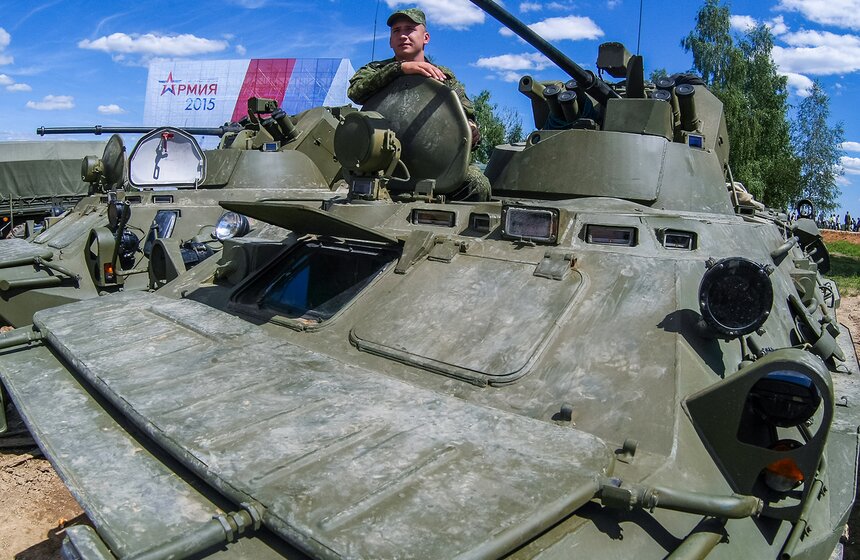 Военный форум "Армия-2015": от экипировки до новых боевых машин 20 фото