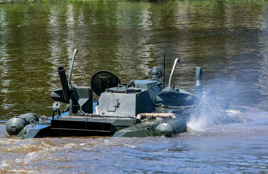 Военный форум "Армия-2015": от экипировки до новых боевых машин 19 фото