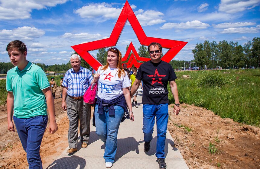 Военный форум "Армия-2015": от экипировки до новых боевых машин 22 фото