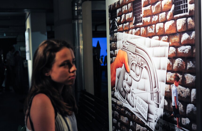 Выставка "Карандаш против камеры" в Московском планетарии 20 фото