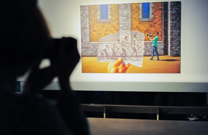 Выставка "Карандаш против камеры" в Московском планетарии 24 фото