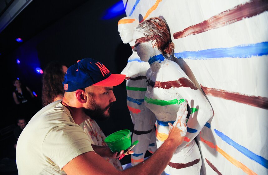 Выставка "Карандаш против камеры" в Московском планетарии 30 фото