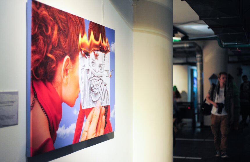 Выставка "Карандаш против камеры" в Московском планетарии 13 фото