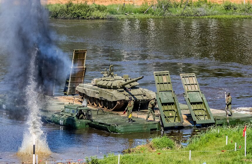 Военный форум "Армия-2015": от экипировки до новых боевых машин 13 фото