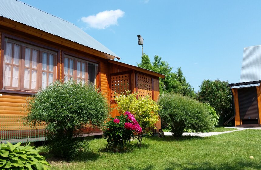 Дача родителей зрителя "Москвы 24" Алексея. "Дача отлично оформлена, строения, сад и грядки всегда ухожены как и следует для трудолюбивых пенсионеров со вкусом - военного и учительницы", - рассказывает он о ней.