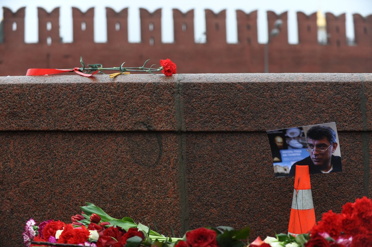 На каком кладбище похоронен немцов. Могила Бориса Немцова. Немцов могила.