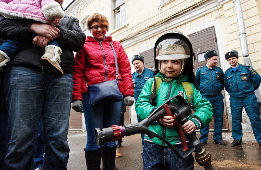 Спасенная семья объявила благодарность пожарникам 11 фото