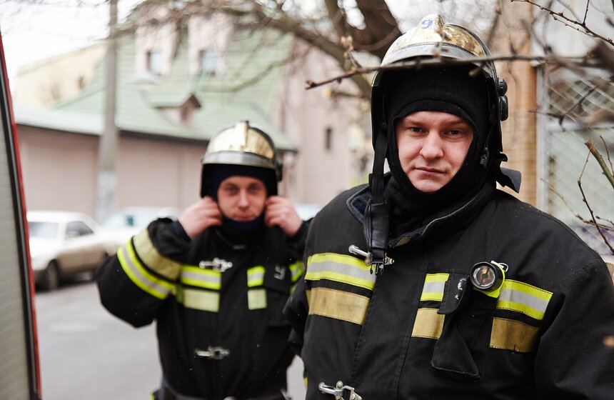 Спасенная семья объявила благодарность пожарникам 14 фото