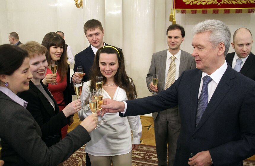 Сергей Собянин вручил премии в области науки молодым ученым 20 фото