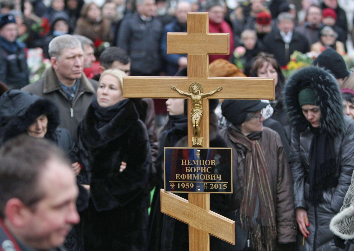 Немцов похоронен на Троекуровском. Могила Немцова на Троекуровском.