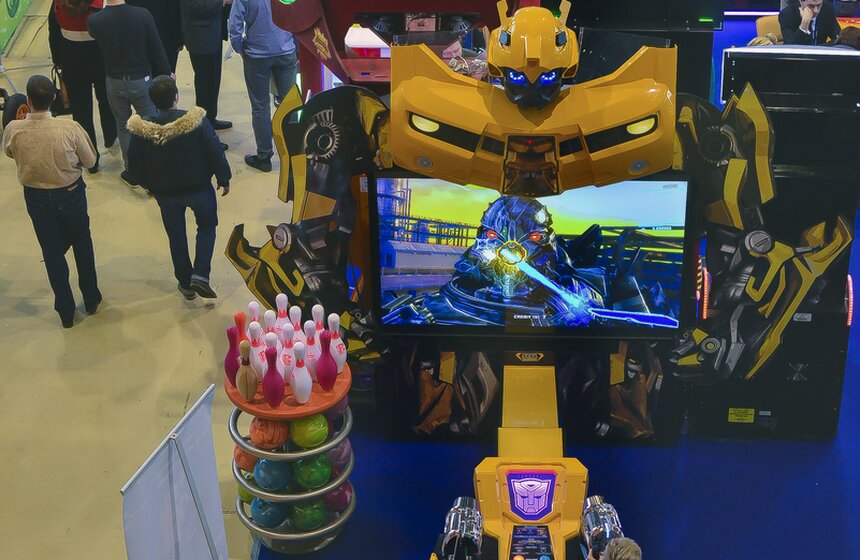 На ВДНХ открылась международная выставка аттракционов 15 фото