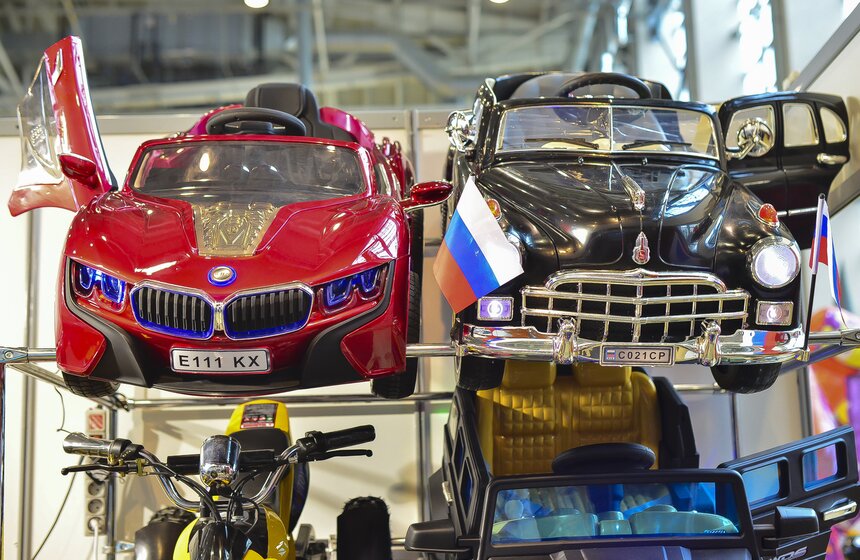 На ВДНХ открылась международная выставка аттракционов 7 фото