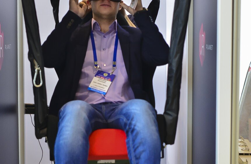 На ВДНХ открылась международная выставка аттракционов 6 фото