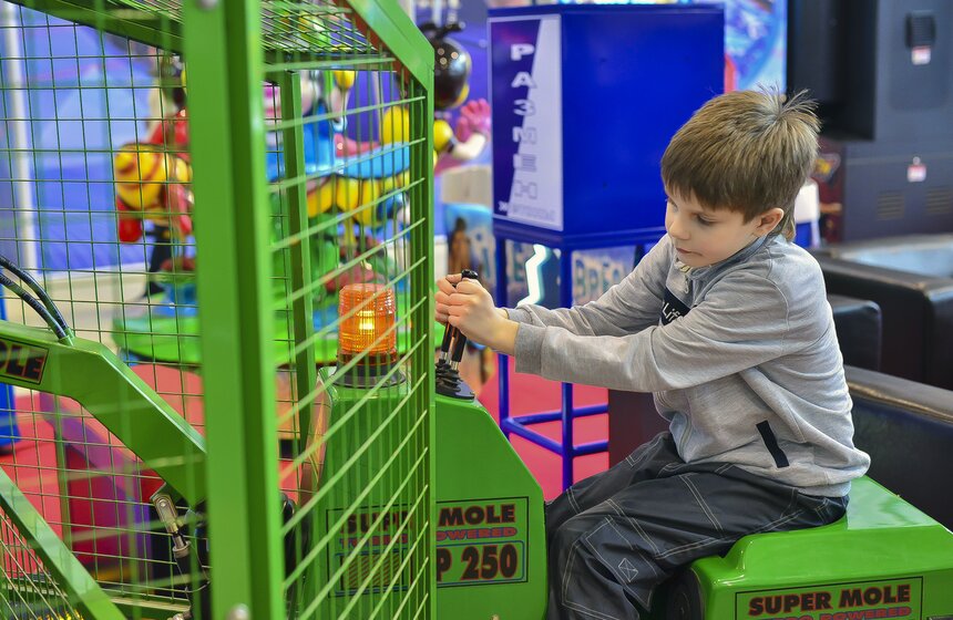 На ВДНХ открылась международная выставка аттракционов 1 фото