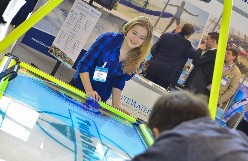 На ВДНХ открылась международная выставка аттракционов 12 фото