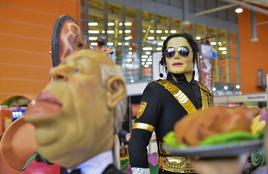 На ВДНХ открылась международная выставка аттракционов 9 фото