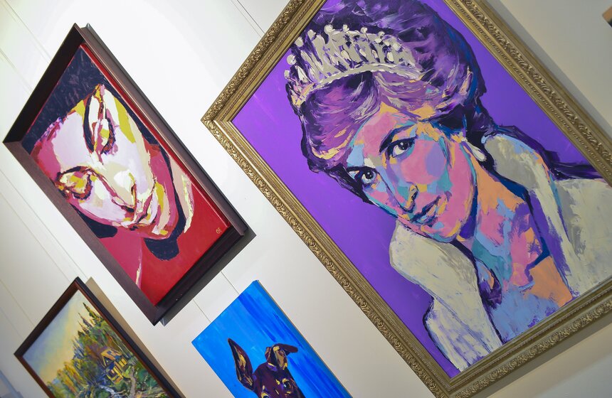 В ЦДХ открылся международный художественный салон "Люди и мир" 15 фото