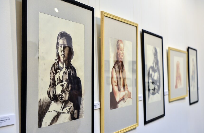 В ЦДХ открылся международный художественный салон "Люди и мир" 19 фото